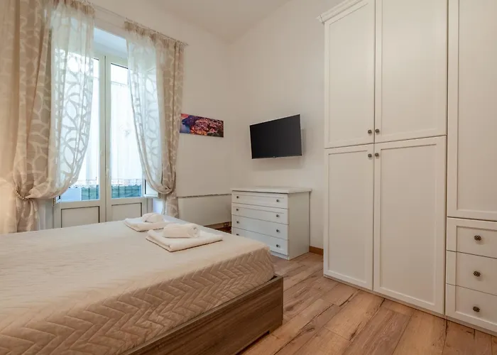 Lovely Vicino Al Mare E Ai Traghetti * סורנטו